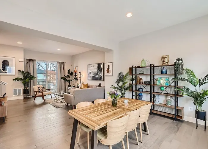 Stylish & Spacious Centrally-Located Home W/Garage