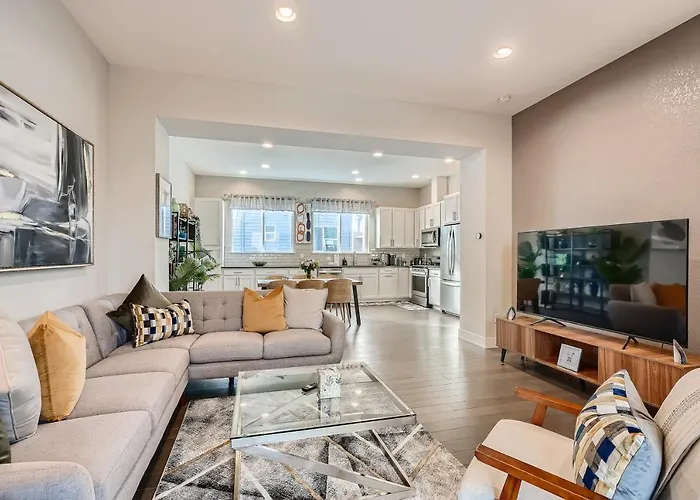 Stylish & Spacious Centrally-Located Home W/Garage