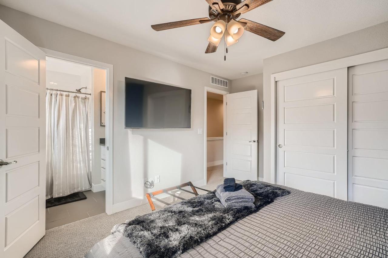 Stylish & Spacious Centrally-located W/garage * Wheat Ridge