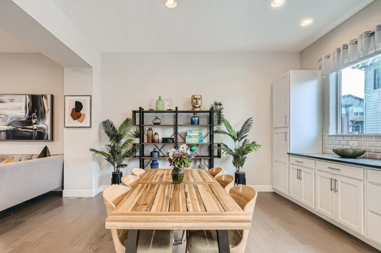 Stylish & Spacious Centrally-located W/garage Ferienhaus *