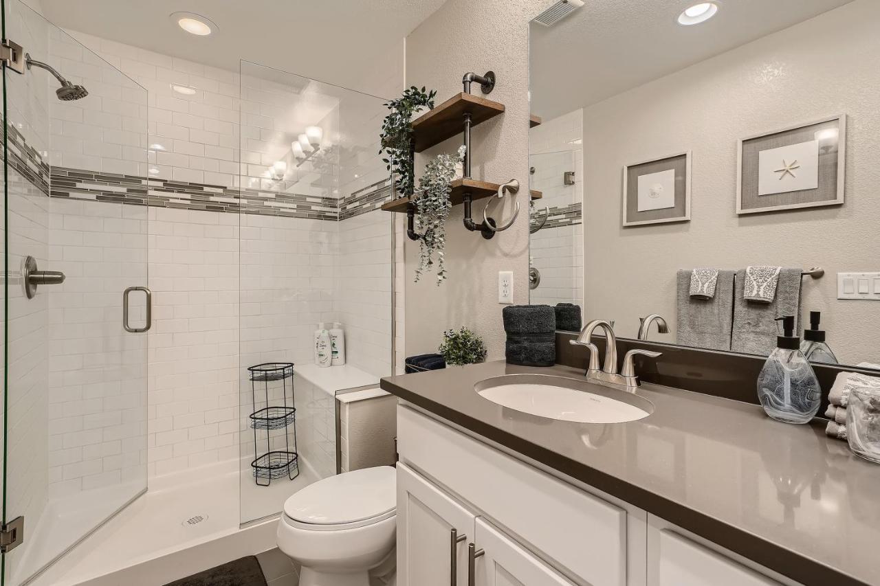 Stylish & Spacious Centrally-located W/garage Wheat Ridge